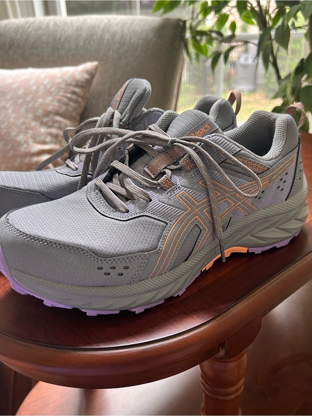 ASICS Women's size 10 wide “Gel Venture 9” Running Sneakers